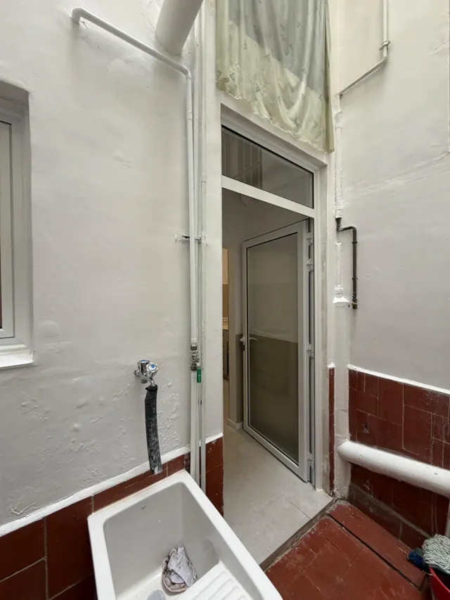 Piso reformado de 3 habitaciones con patio en Gràcia — 23