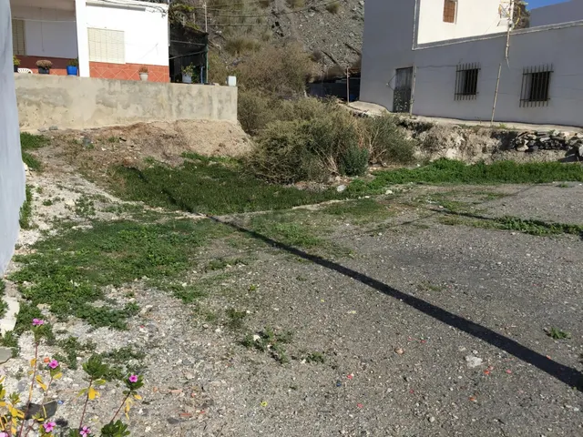 ATENCION PROMOTORES!!! SOLAR EN PRIMERA LINEA DE PLAYA! - foto 3