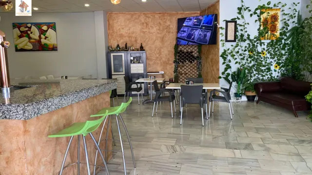 ALQUILER CON TRASPASO DE RESTAURANTE CON GRAN TERRAZA - VALLEGRANDE - SESEÑA — 3