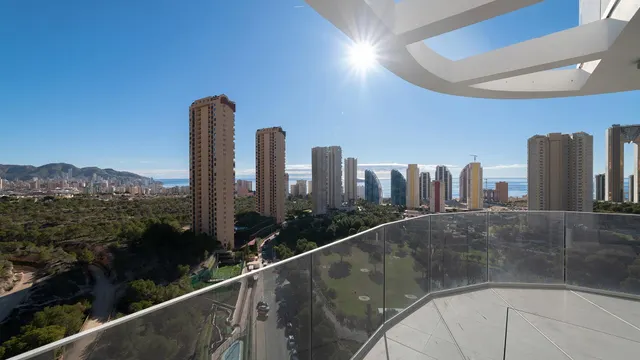 Amplio Apartamento de 3 Dormitorios junto a Las Rejas Golf — 25