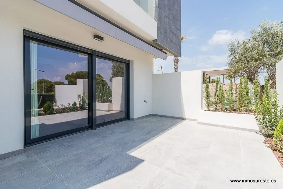 Exclusivo residencial de apartamentos situado en Urb. Los Balcones de Torrevieja.
