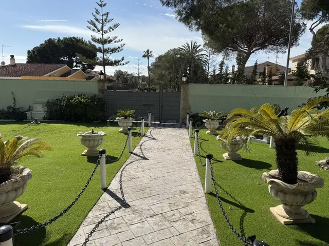 Chalet (Independiente) en venta - foto 4