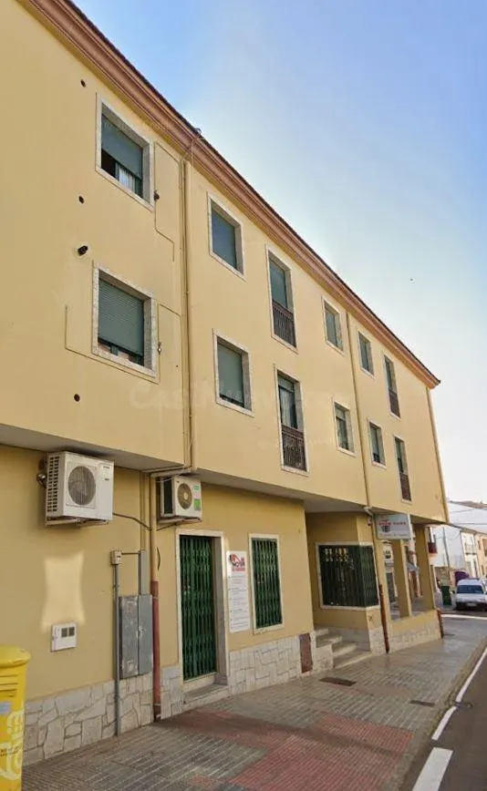 SE VENDE inmueble ALQUILADO en Ciudad Rodrigo - foto 2