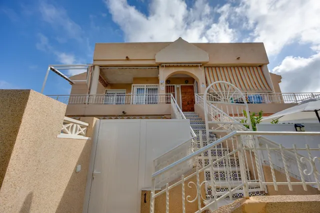 ESPECTACULAR BUNGALOW EN PLANTA ALTA CON PISCINA COMUNITARIA Y PLAZA DE GARAJE — 23
