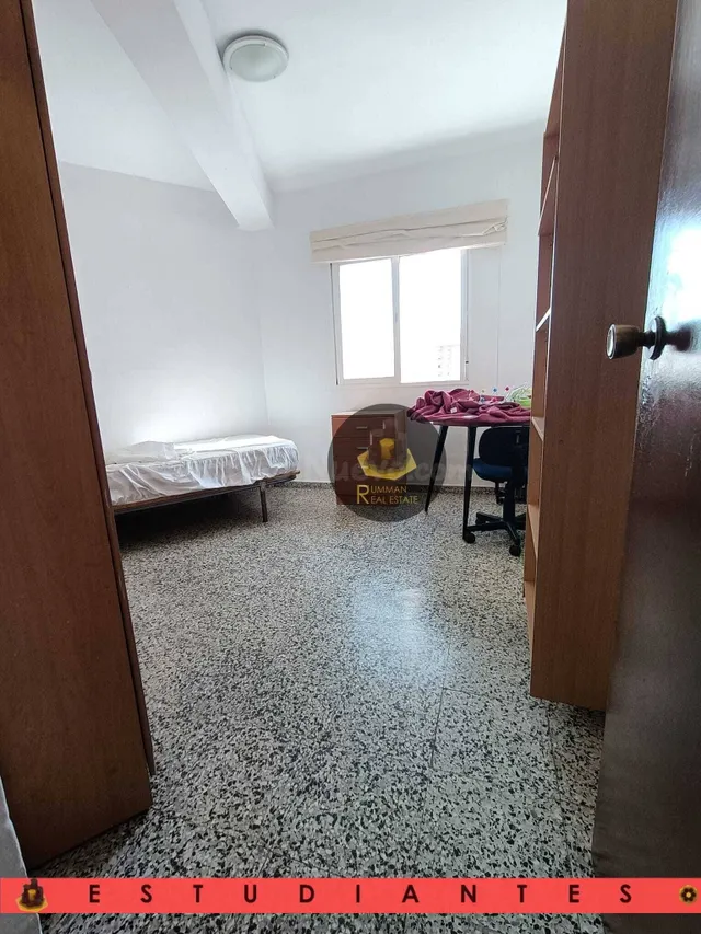 EST / Piso de TRES dormitorios en Plaza de Toros - foto 4