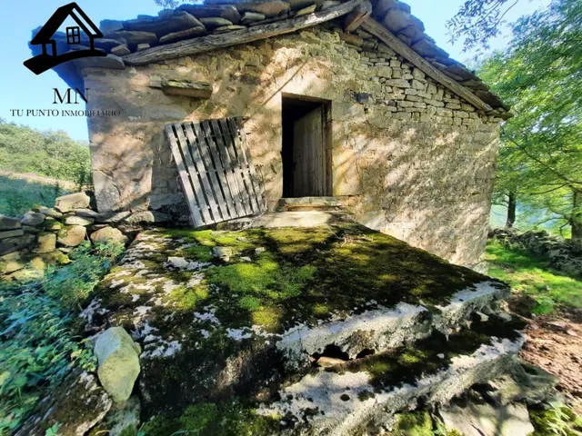 CONJUNTO DE DOS CABAÑAS PASIEGAS EN VEGA DE PAS - foto 5