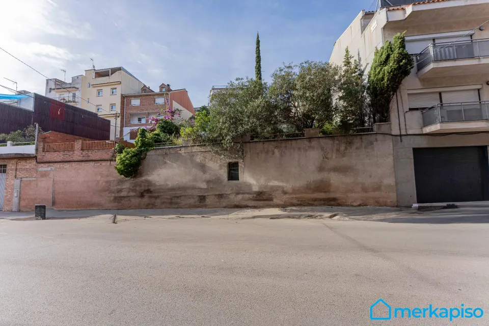 Se vende solar edificable en Sant Climent de Llobregat