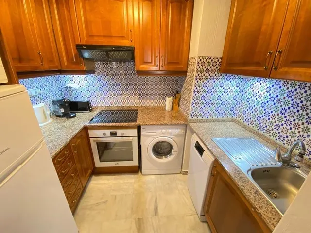 Precioso apartamento con piscina a solo 250m de la playa de Los Locos — 11