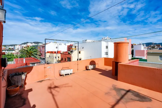 Casa de 4 plantas en zona céntrica de La Laguna · Ideal para inversores y familias numerosas · Muchas posibilidades — 41