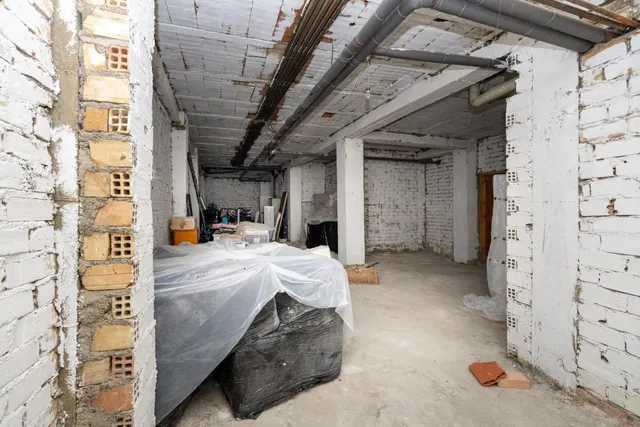 Local comercial de 150 m2 entre Camino de Ronda y Alhamar – doble acceso — 11