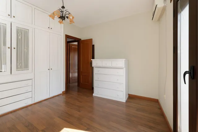¡OPORTUNIDAD EN ÍLLORA! Amplia casa adosada con parking y zonas verdes ✨ — 14