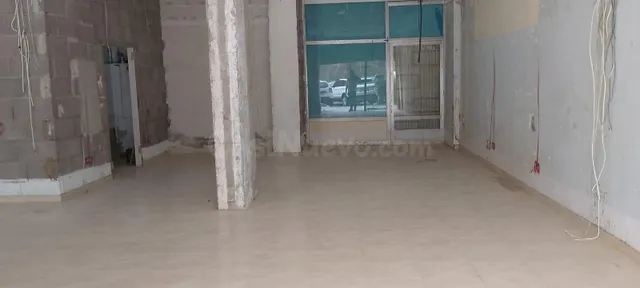 AMPLIO LOCAL COMERCIAL EN ALQUILER CON GRAN TERRAZA EN PUERT - foto 4