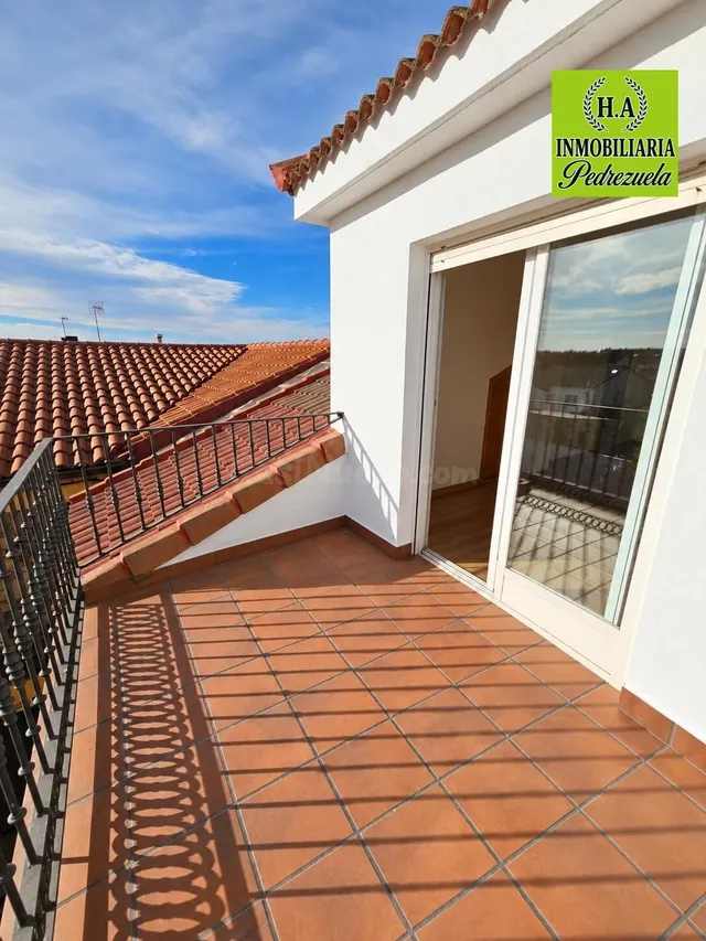 APARTAMENTO CON TERRAZA EN PEDREZUELA !!! - foto 4