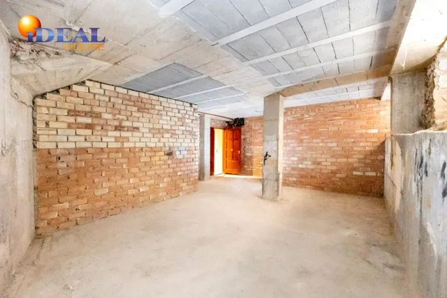 LOCAL EN VENTA JUNTO PLAZA ISABEL LA CATÓLICA — 7