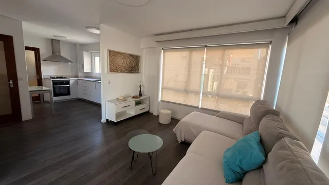 Apartamento con gran terraza y vistas al mar — 10