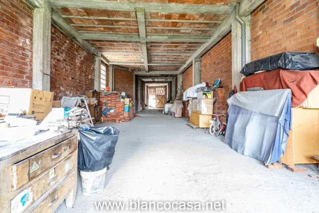 Local Comercial muy bien situado - foto 3
