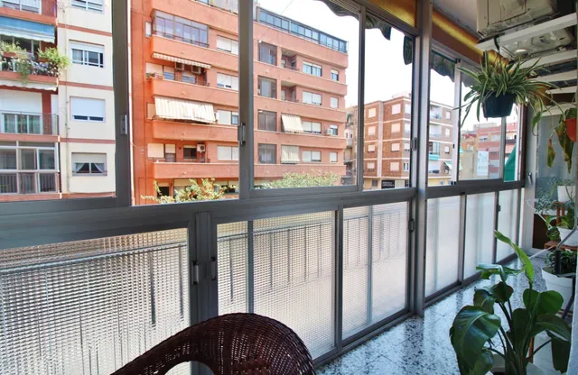 ¡Oportunidad única de inversión en Alicante! Piso en venta en Pinoso, 9 – 1º Izquierda — 25