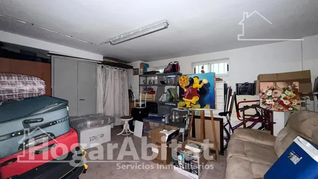 Confort y vistas al mar en este espacioso piso con balcón, gran garaje y trastero junto a la playa — 40