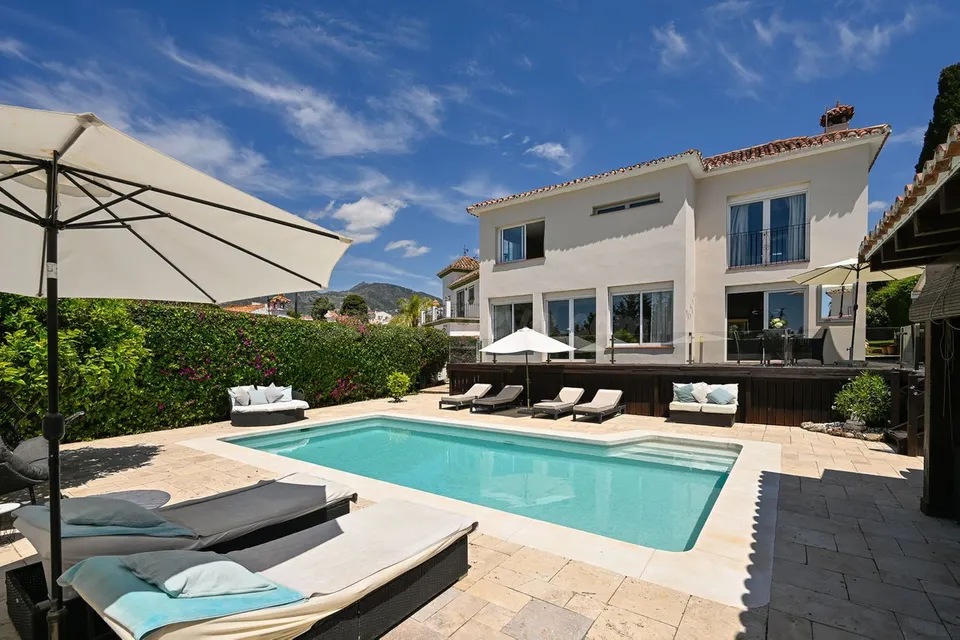 Chalet 6 habitaciones 311m² en venta - Marbella