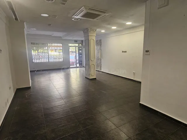 Amplio Local Comercial en Alquiler - Zona Hospital, Gandía — 3