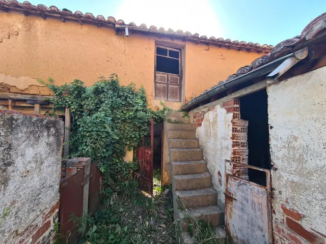 SE VENDE CASA EN VALENCIA DE DON JUAN, 2 PLANTAS, COCHERA, MERENDERO, MUCHAS POSIBILIDADES — 27