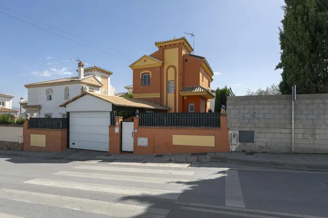 Espectacular Chalet con Vistas a Sierra Nevada en Gójar — 35