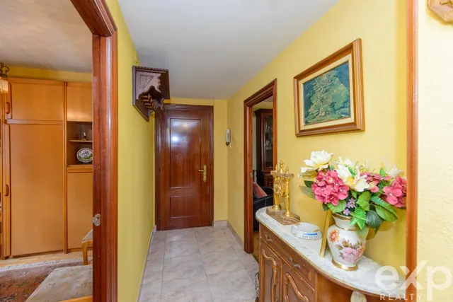 Piso de 3 habitaciones en Oviedo – cocina independiente y excelente potencial — 18