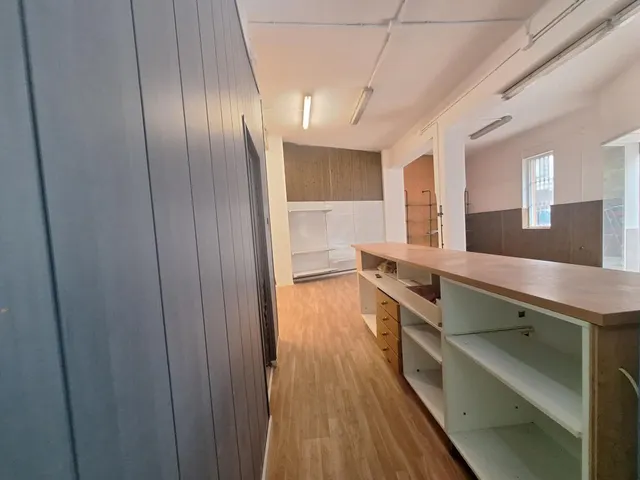 ¡LOCAL COMERCIAL EN ALQUILER EN PATRAIX! — 7