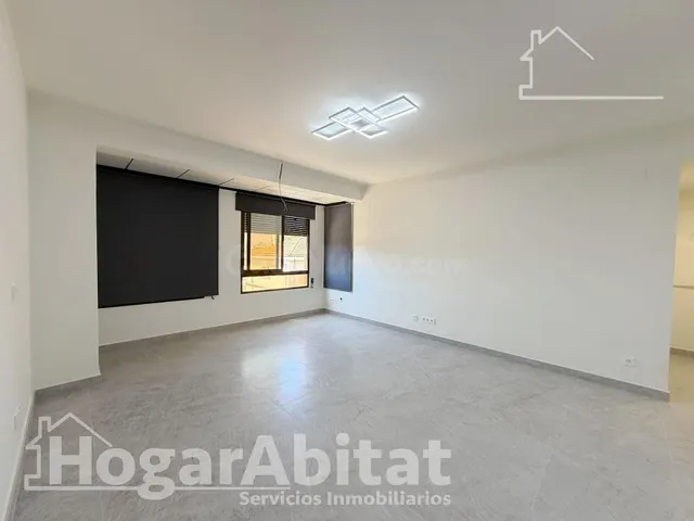¡REFORMADO A ESTRENAR! AMPLIO, IMPECABLE Y CON LUZ A RAUDALE - foto 4