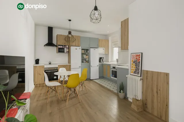 EXCLUSIVO PISO DE 253 m2 EN GRANADA CENTRO – 2.800 €/MES DE RENTABILIDAD — 10