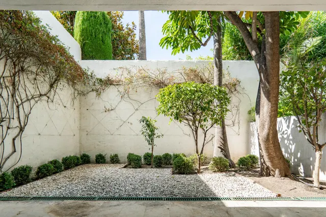 Amplio dúplex en Río Real, Marbella Este, junto a proyectos de alto valor — 11