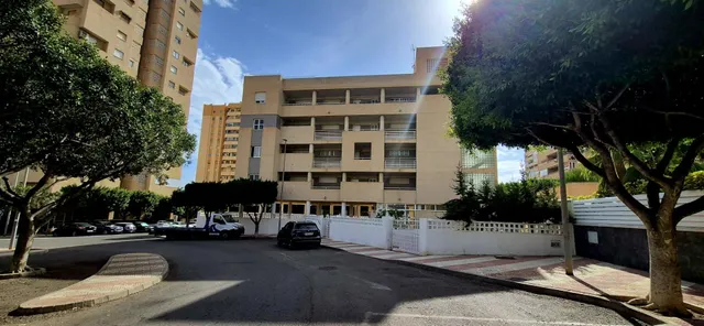 Se vende piso de 2 dormitorios con amplia terraza, garaje y trastero en Aguadulce Sur — 37