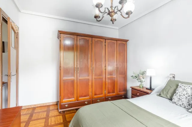 Casa con finca de 440 m2 y almacén en Caces, junto al río Na - foto 4