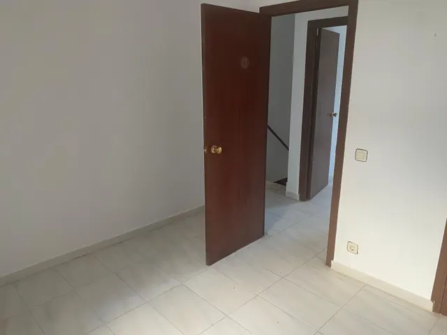 CASA EN VENTA EN LAGUERUELA — 24