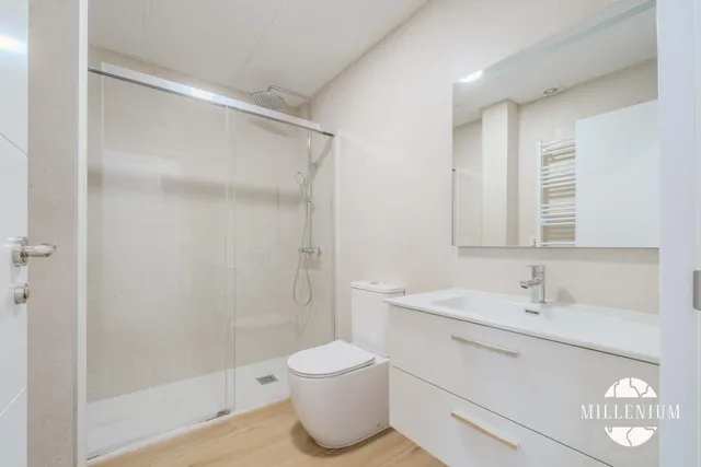 Piso en Venta en Coslada - Valleaguado, Ideal para Entrar a Vivir — 12