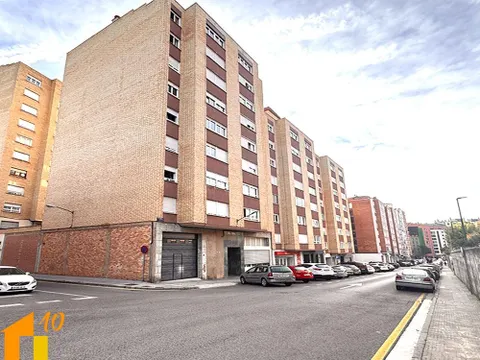 Amplia y luminosa vivienda en calle Jerez