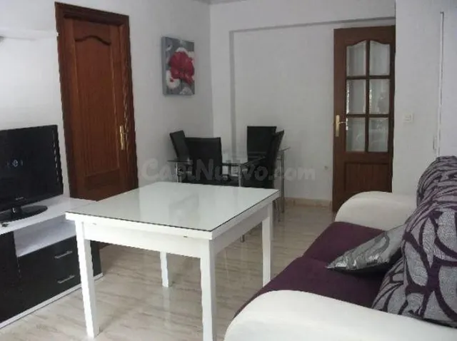 SE ALQUILA UN PISO EN CALLE SAN ISIDRO IDEAL PARA ESTUDIANTE - foto 2