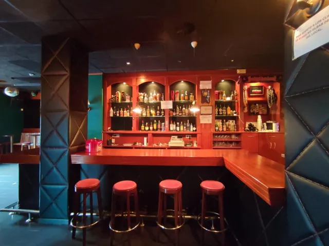 PUB BAR EN FUNCIONAMIENTO — 6