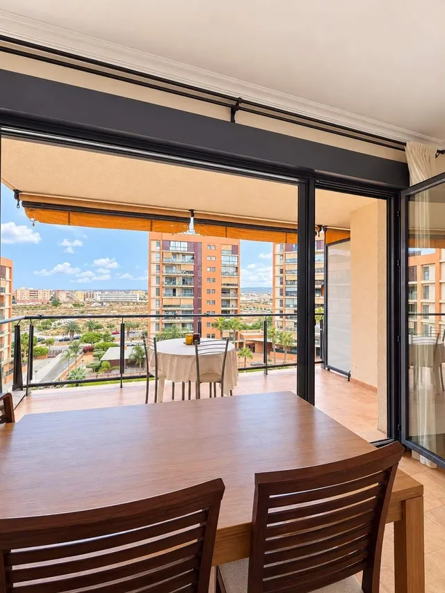 Amplio y moderno piso en Alicante, zona Paus con piscina y parking — 7