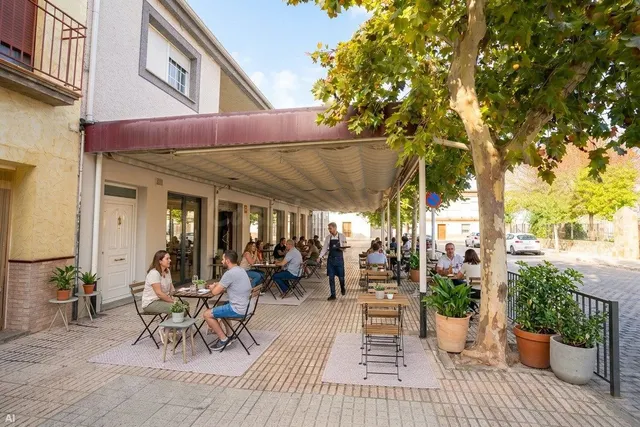 Local comercial de hostelería con gran terraza y salón de eventos en Guadiana. — 3