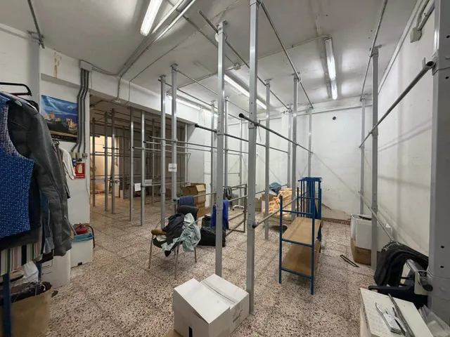 Amplio Local Comercial en la Zona de Santo Domingo, Alicante por solo €140.000 — 12