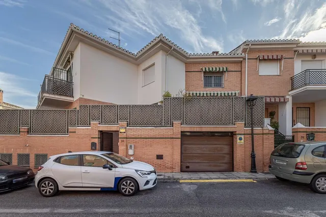 Encanto, luz y calidad de vida en Ogíjares, a un paso de Granada Vendemos esta casa — 42