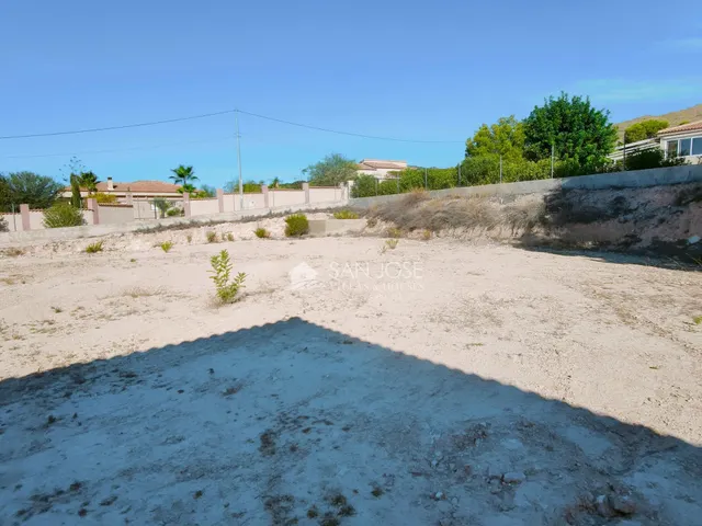SE VENDE CHALET DE OBRA NUEVA AL LADO DEL PUEBLO DE MACISVENDA-ABANILLA — 30
