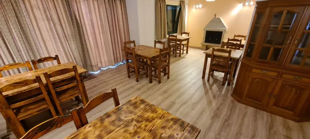 CASA REFORMADA USO HOTELERO EN SANTA COMBA — 12