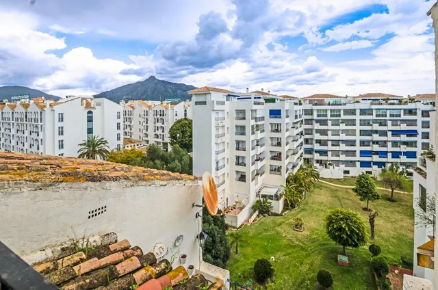 Ático con terrazas panorámicas en Puerto Banús — 23