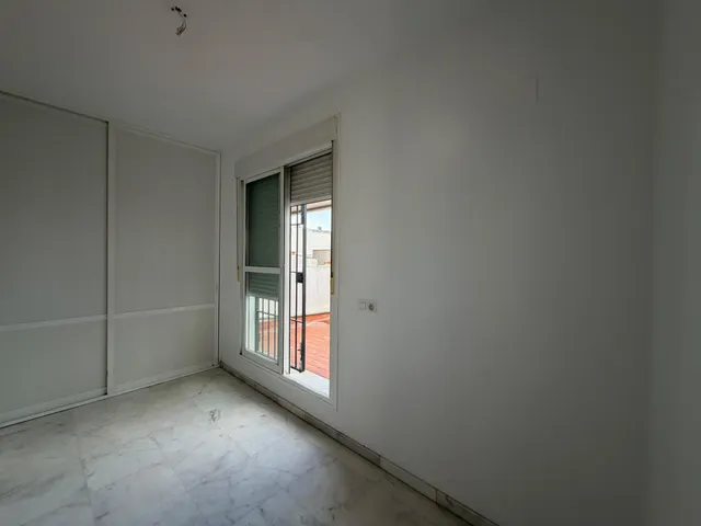 PISO DE 3 DORMITORIOS CON TERRAZA Y AZOTEA EN CORIA DEL RÍO — 15