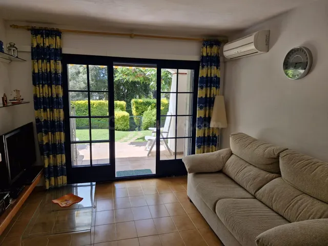 Planta baja con 91 m2 útiles, 100 m2 de jardín privado y acc - foto 5