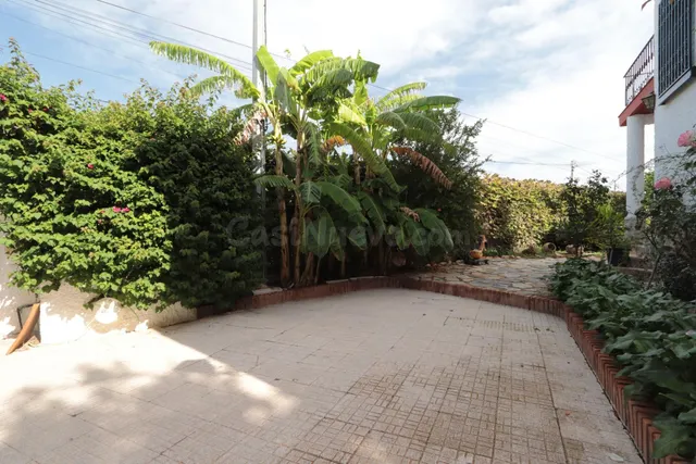 CHALET INDEPENDIENTE EN TENTEGORRA DE MAS DE 600 M2 DE PARCE - foto 5