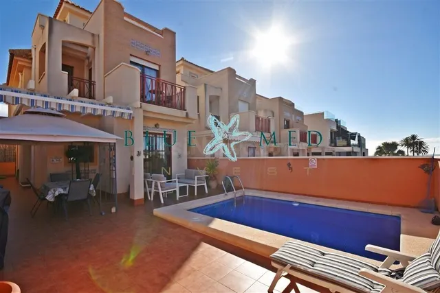 EXCLUSIVO CHALET CON VISTAS AL MAR Y PISCINA PROPIA EN EL AL - foto 2