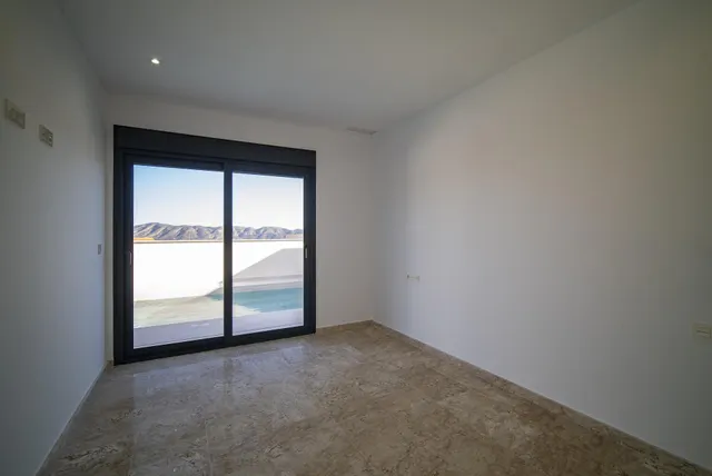 Villa 3 habitaciones 100m² en venta - Coloma — 35